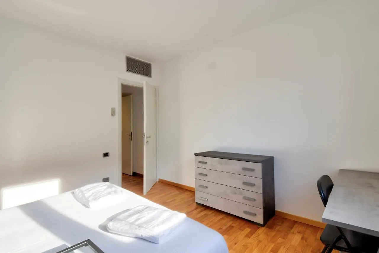 Splendida Terrazza Su Arcimboldi - Milano Bicocca Apartment  Milan